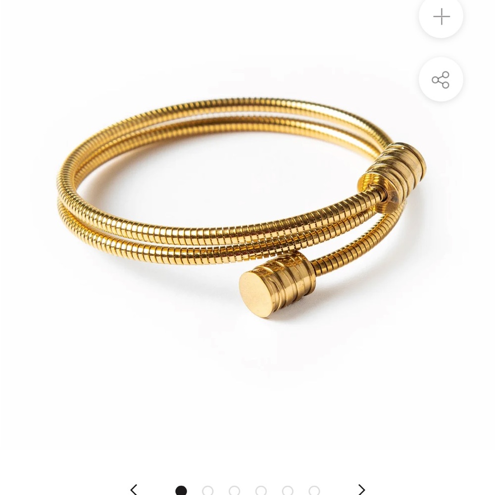 Gold bracelet